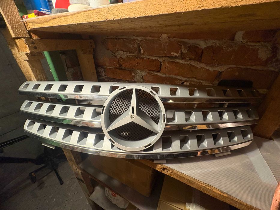 Челна Решетка МЛ 164 преди фейс лифт