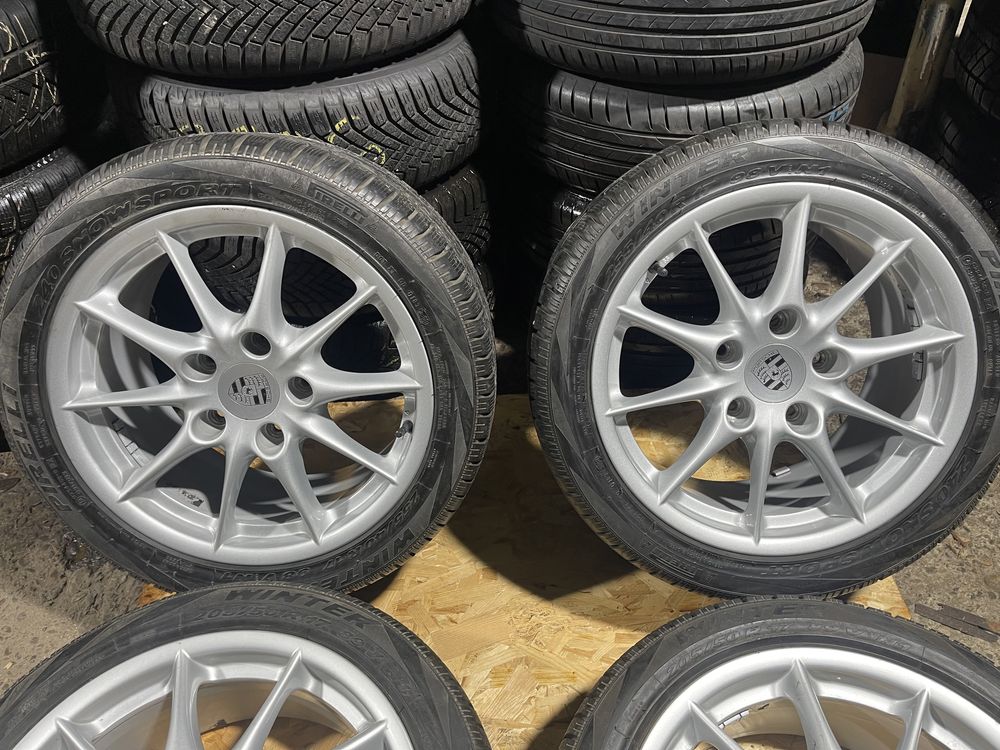 4 jante Porche R 17 in doua dimensiuni cu anvelope de iarna Pirelli