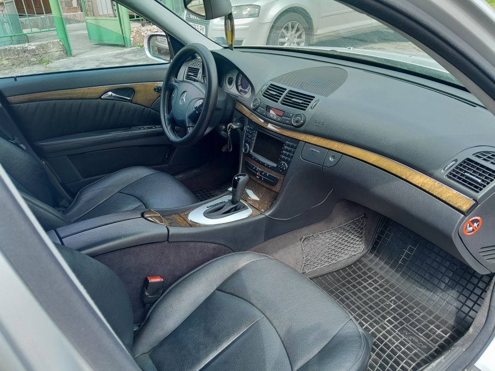 Продавам мерцедес е клас 280 сди