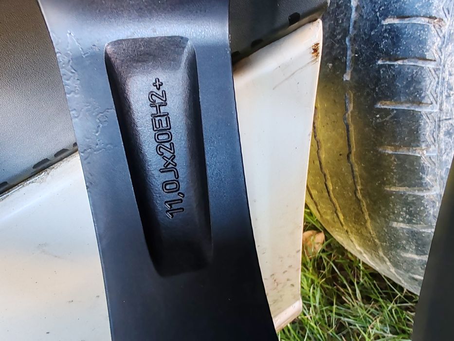 Порше 295/30/20 и 245/35/20