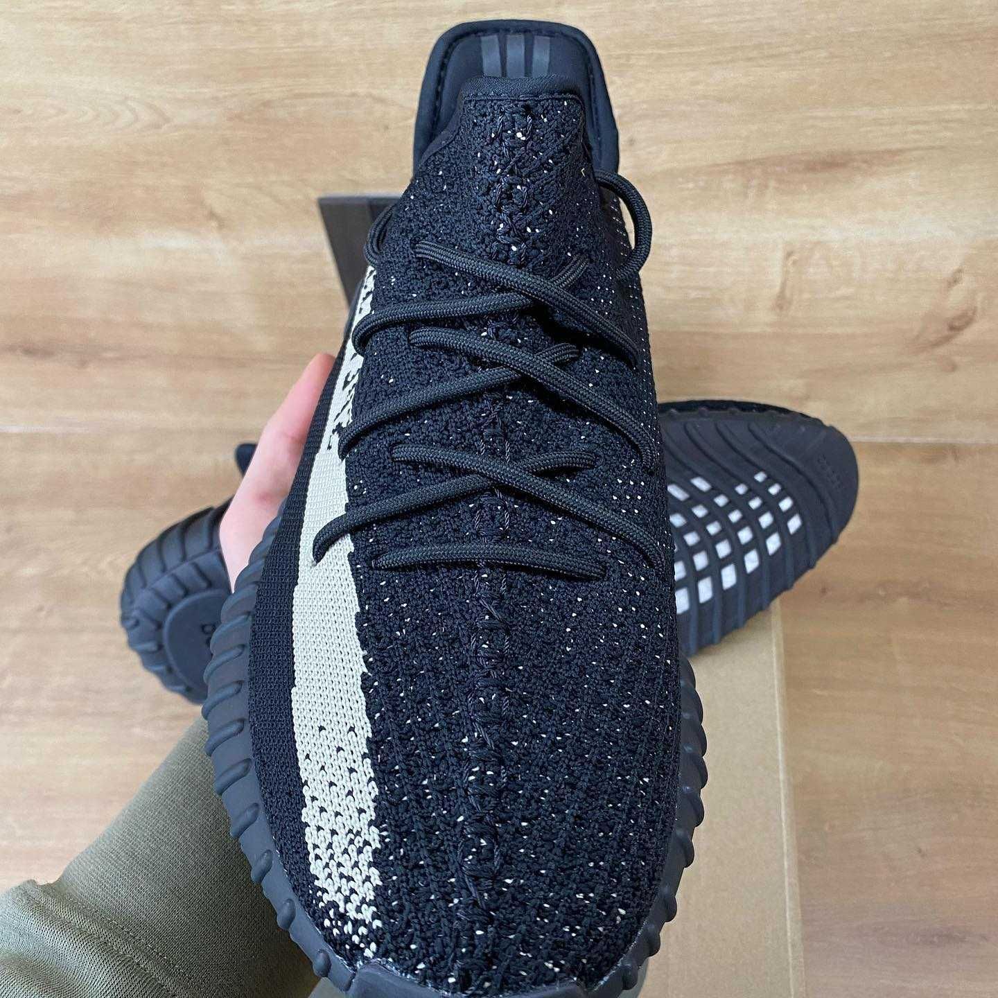 Yeezy Boost 350 V2 Black-White 39EUR