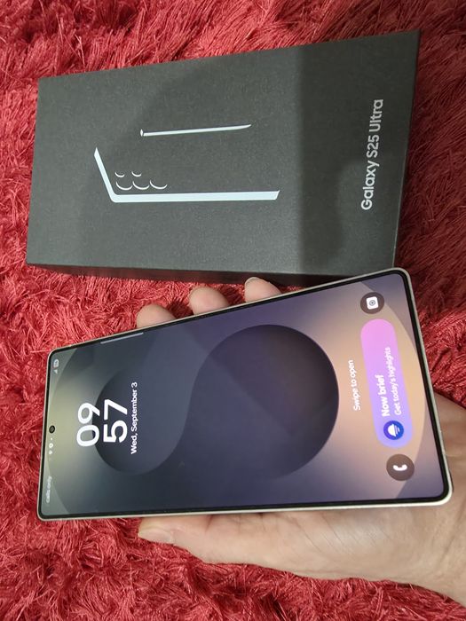 -Samsung S25 Ultra, Nou, 256Gb, 12Ram, Bat: 100%, 30 cicluri incarcare