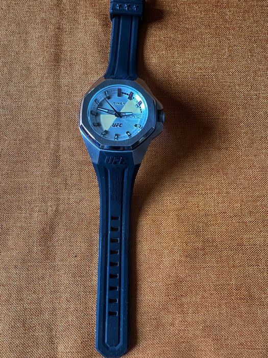 Часовник Timex UFC Men's Pro 44mm