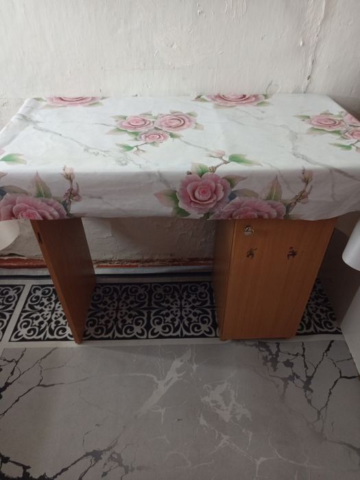 Здравствуйте продаю стол