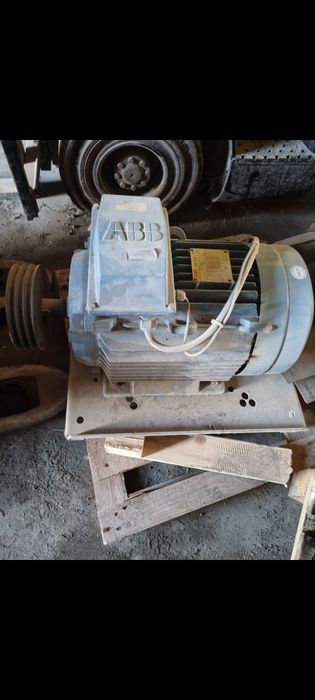 Продавам Електрически двигател 15кв. АВВ