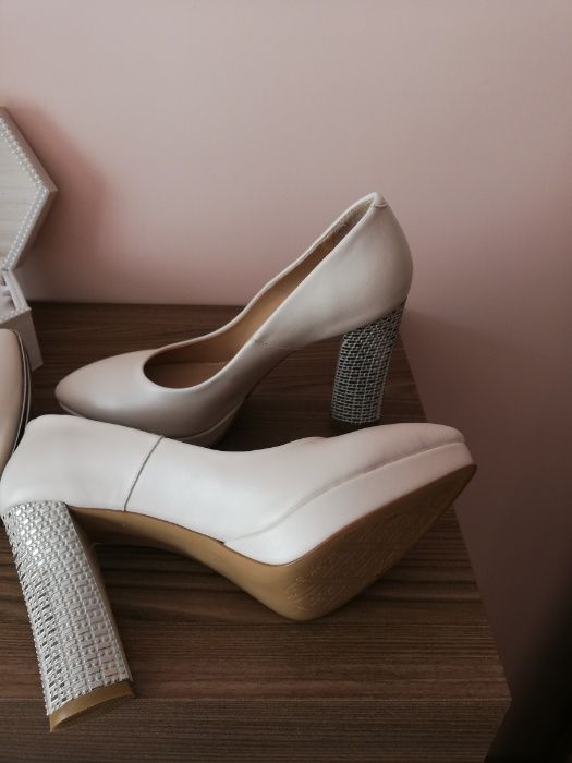 Сватбени/булченски обувки 37 номер