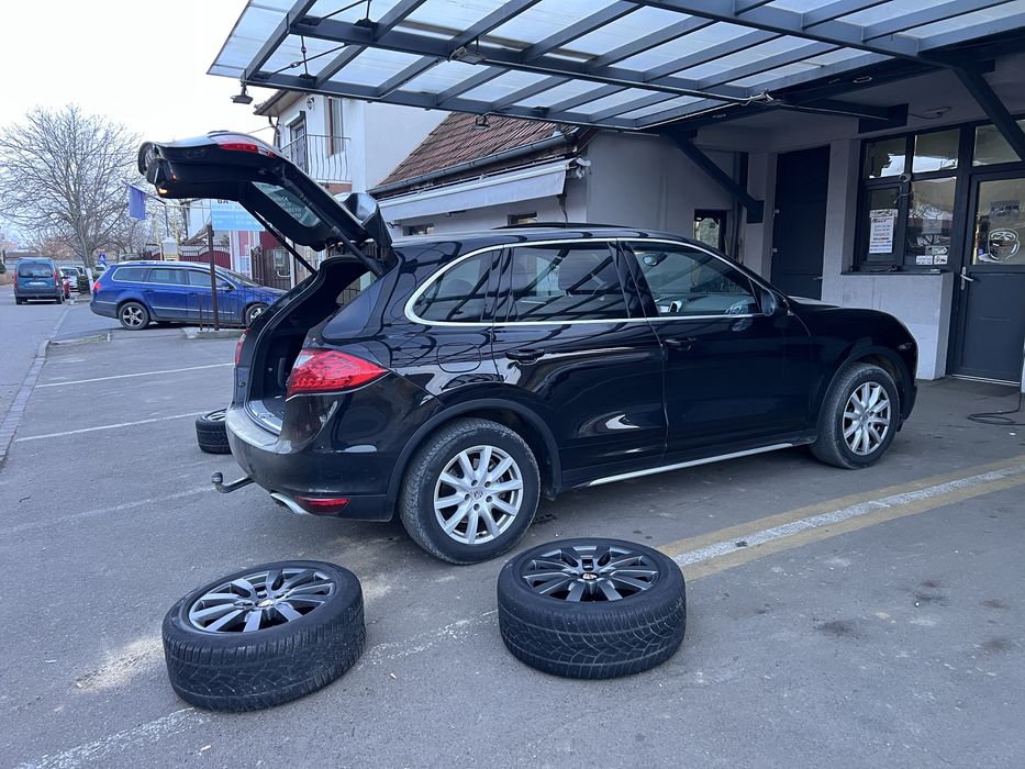 Vând jante originale 18 Porsche