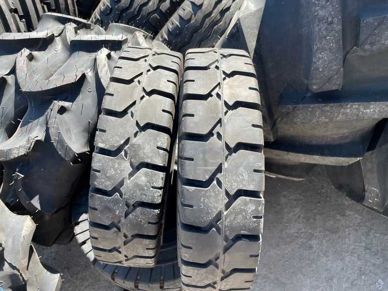 Cauciucuri noi solide cu janta 5.00-8 pentru stivuitor marca BKT