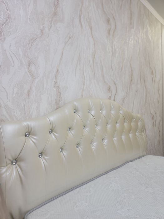 Двуспальная кровать