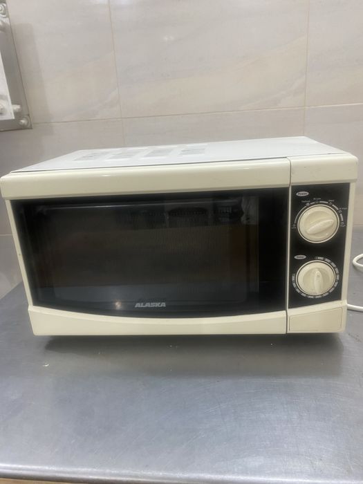 Vand cuptor microunde