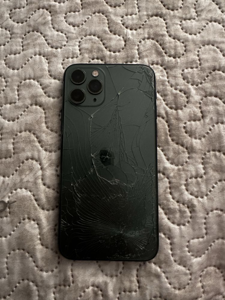 iPhone 11 Pro 64GB Funcțional,sticlă spate spartă