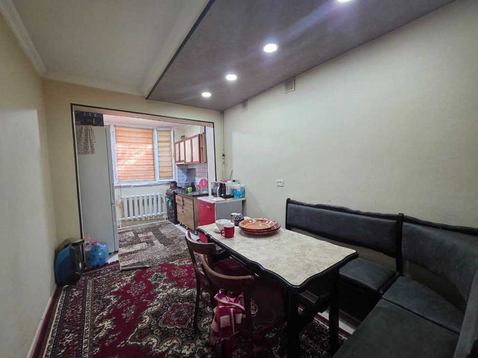 Продаётся 2х комн квартира на 1 этаже Ор-р Университет Овир