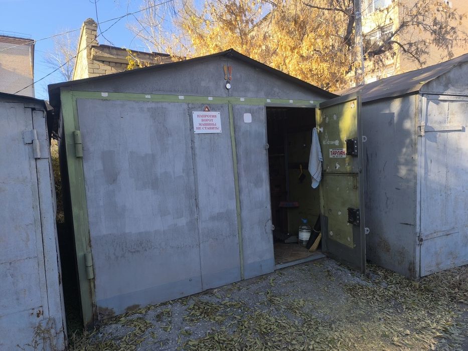 Гораж металический