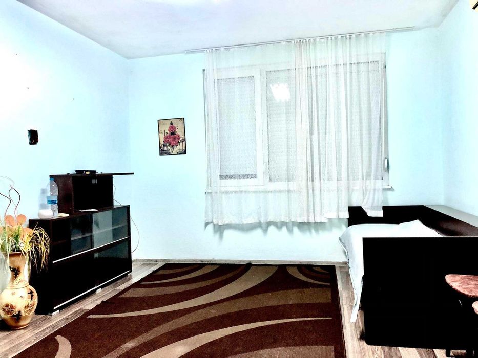 Дава се под наем Двустаен апартамент в Бургас, Меден рудник - зона А - 70 кв.м за 127.5 € - Снимка #2