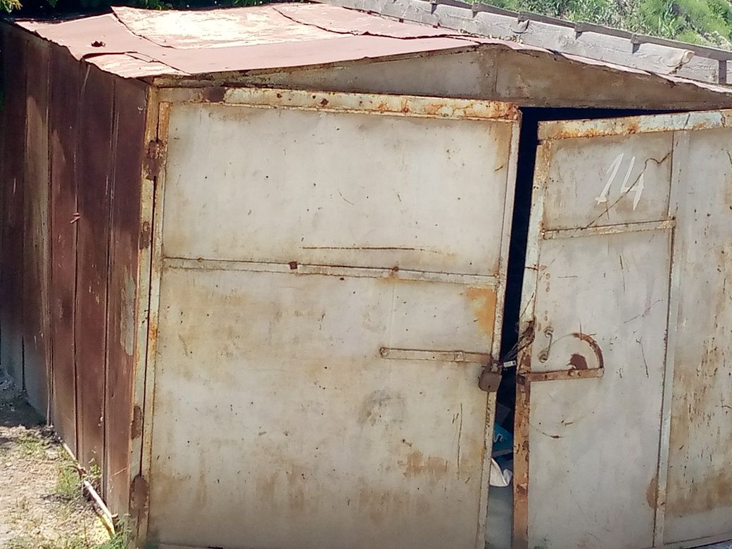 Garaj sotiladi, holati yaxshi 3×5×2.5 m