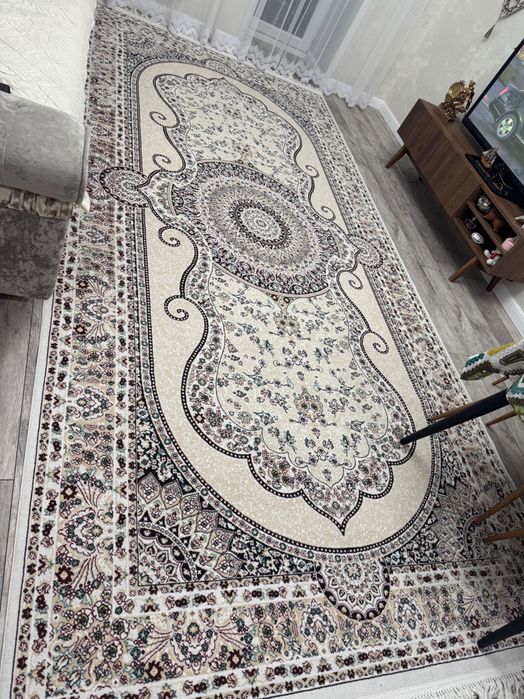 Продам ковер 2*4