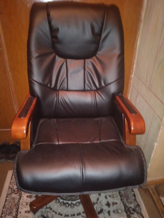 Ремонт и обивка офисных кресел. Замена механизмов, амортизаторов