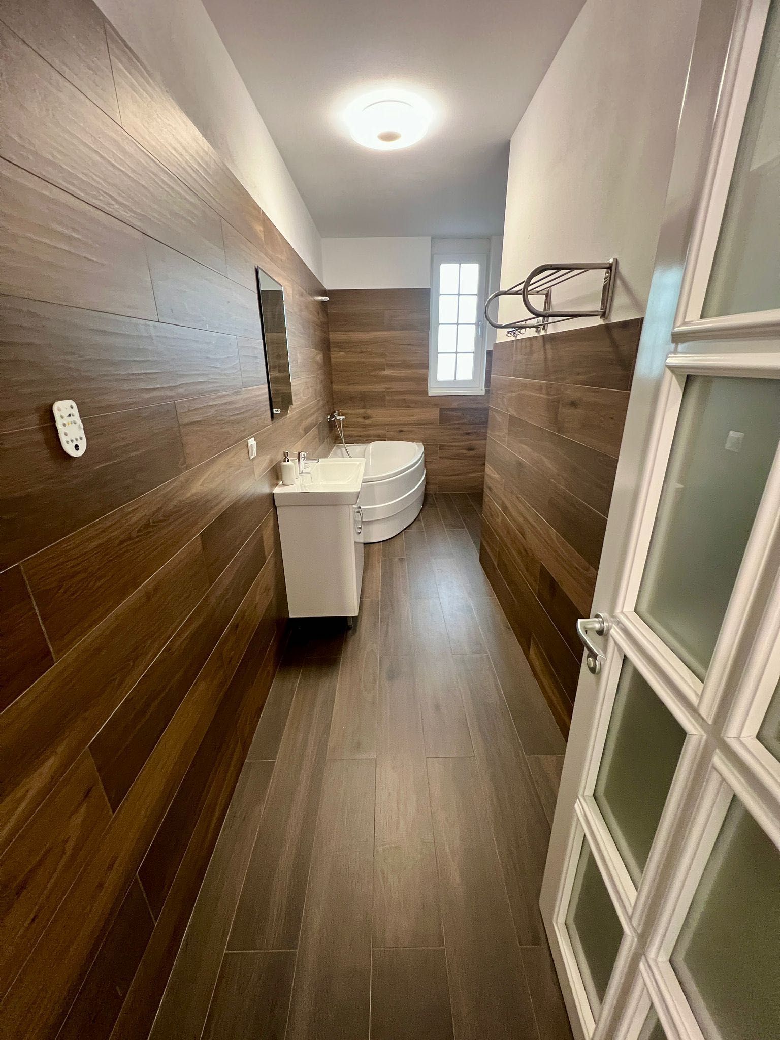 Persoana fizica - Apartament cu 2 camere decomandat, mobilat si utilat