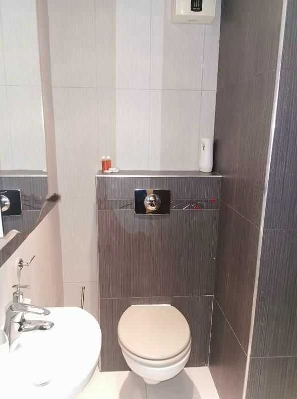 Продава се Тристаен апартамент в София, Хладилника - 105 кв.м за 1943 €/кв.м - Снимка #7