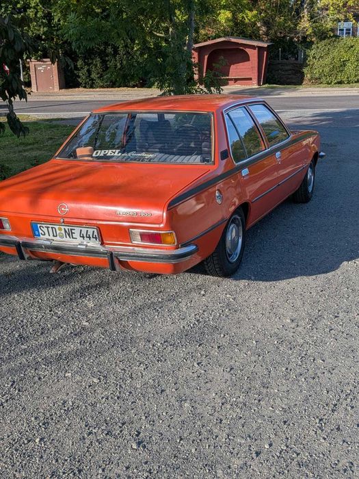 Opel Rekord D (1974) – Restaurat complet, 2.0 benzină, stare excelentă