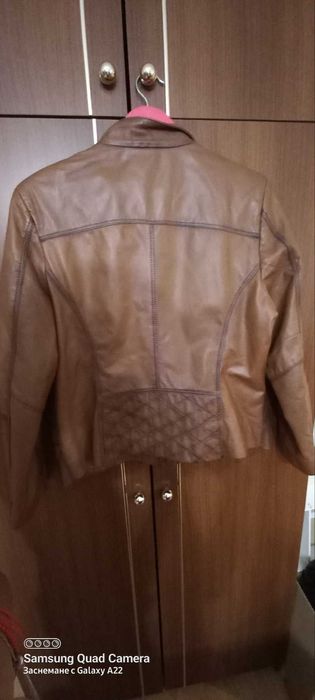 Дамско кафяво кожено яке