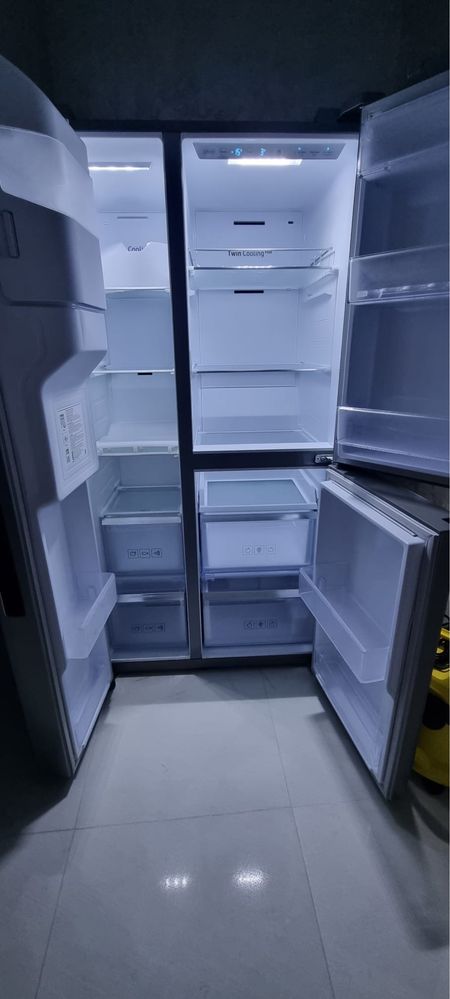 Хладилник SAMSUNG