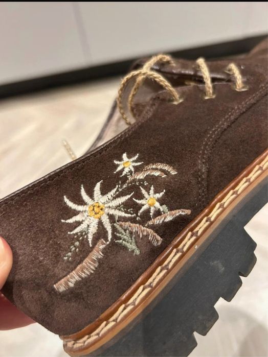 Pantofi maro din piele cu broderie, marimea 36