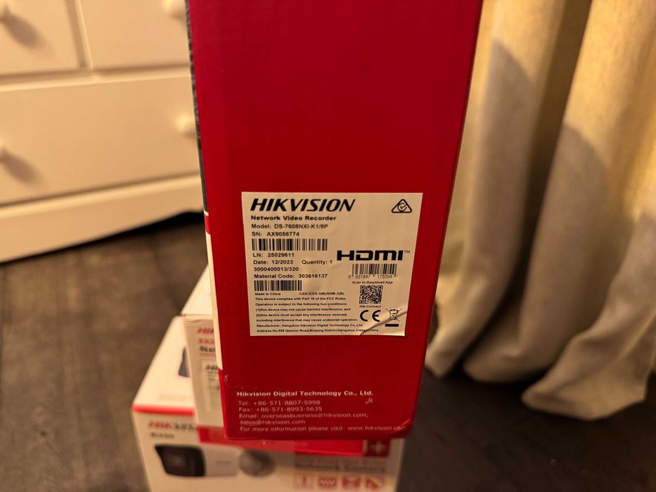 Sistem supraveghere HIKVISION (NVR + 5 camere)