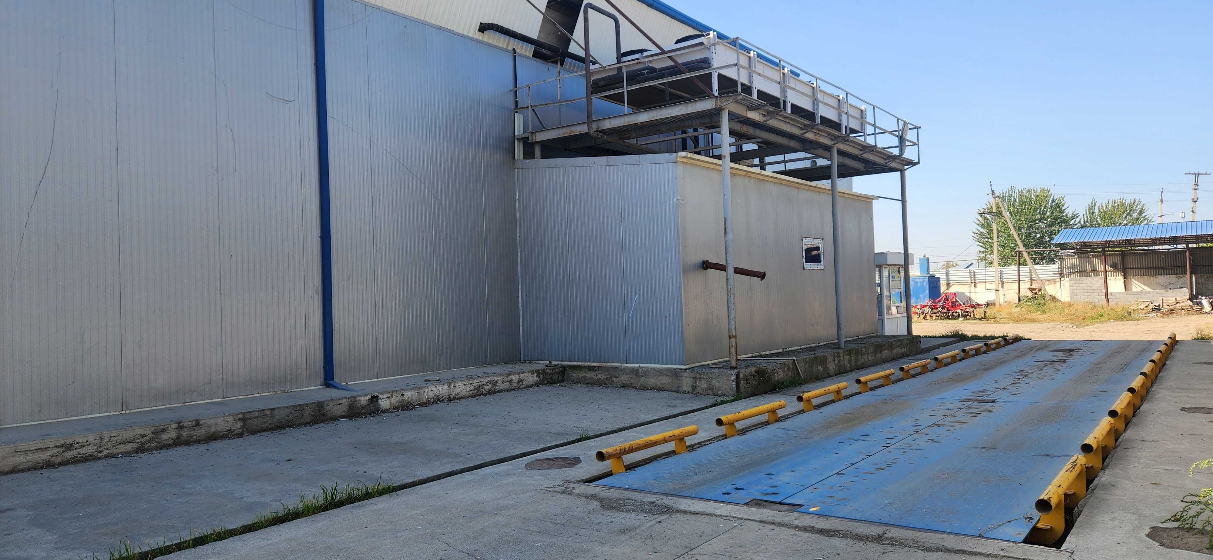 Qo`rg`ontepa tumanida muzxona binosi bo'lib to'lash asosida sotilmoqda