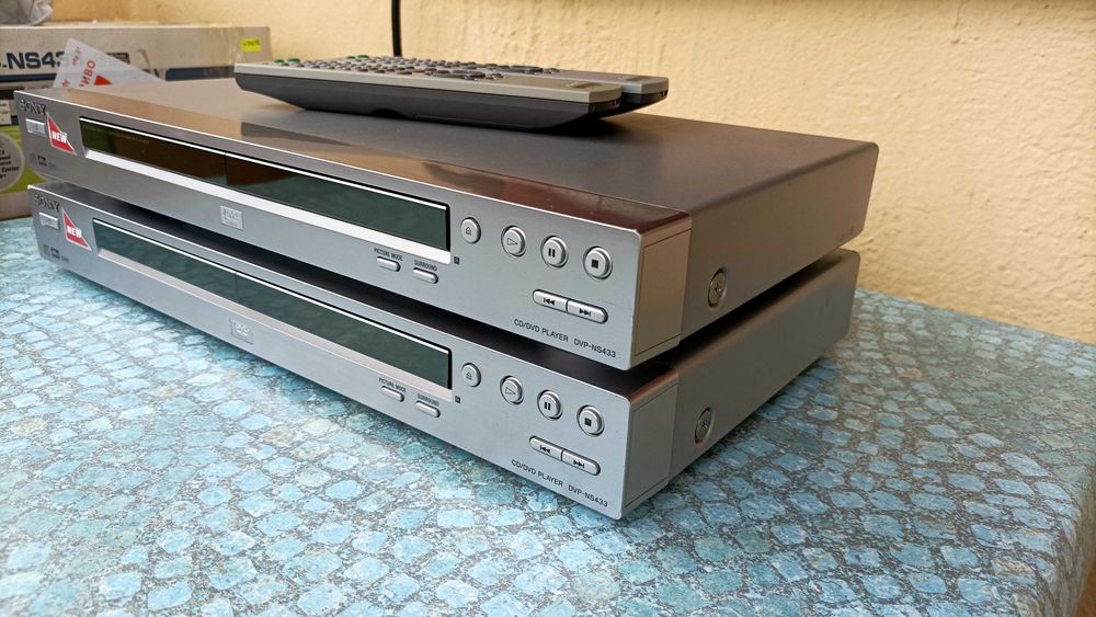 DVD плейъри Sony DVP-NS433,