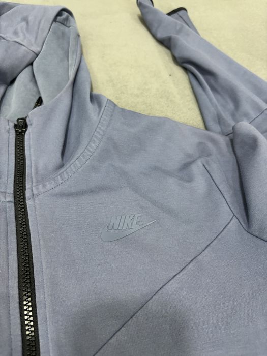 Чисто нов Nike tech