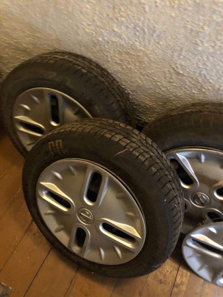 Продам зимние шины, липучка