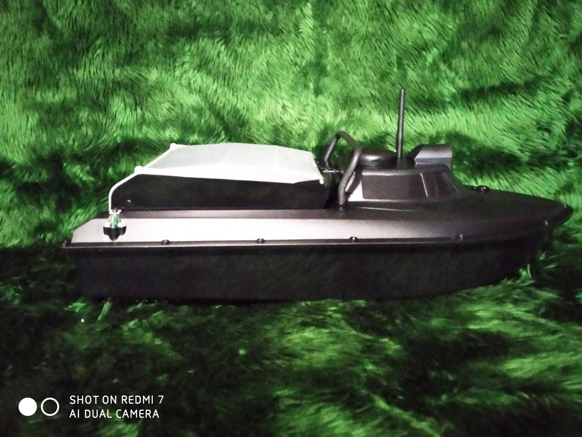 Лодка за захранка с GPS,компас.автопилот,Li батерия 3,7V 20A