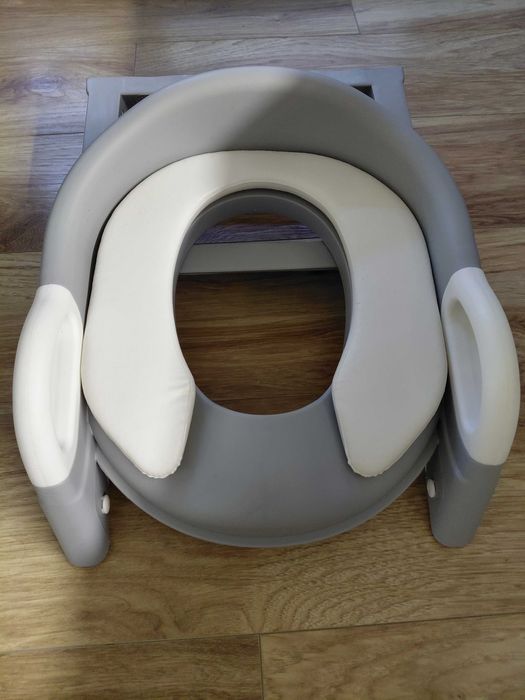 Разтегателна регулируема детска седалка за тоалетна със стълбичка