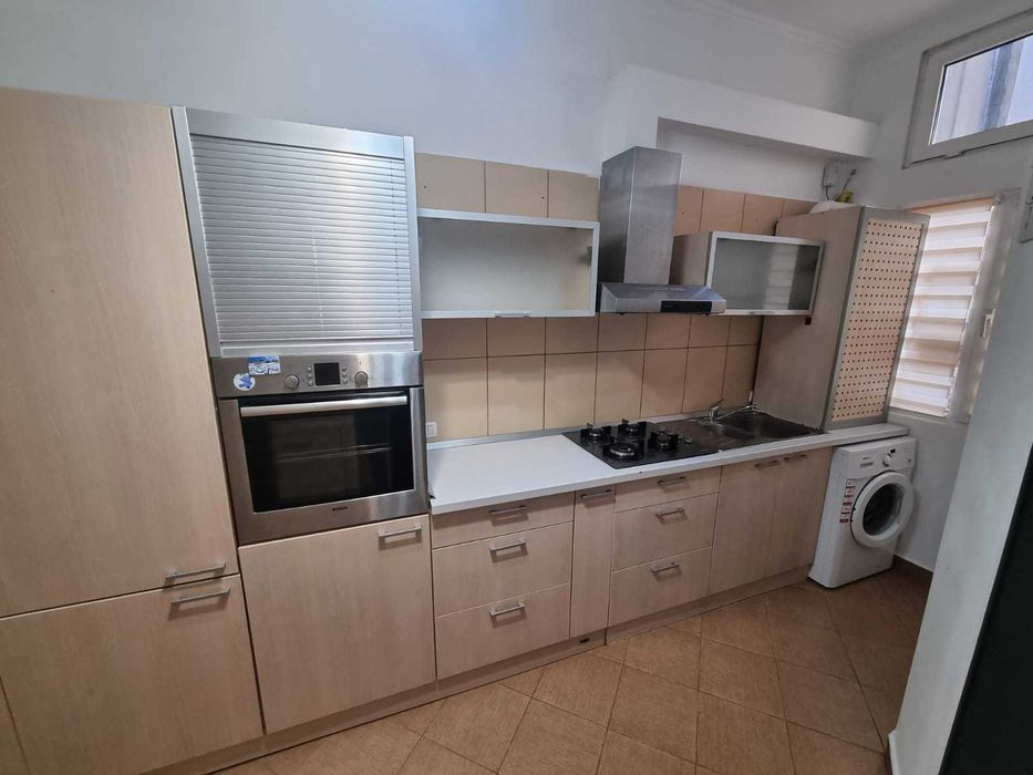 Proprietar de închiriat apartament centru 3 camere
