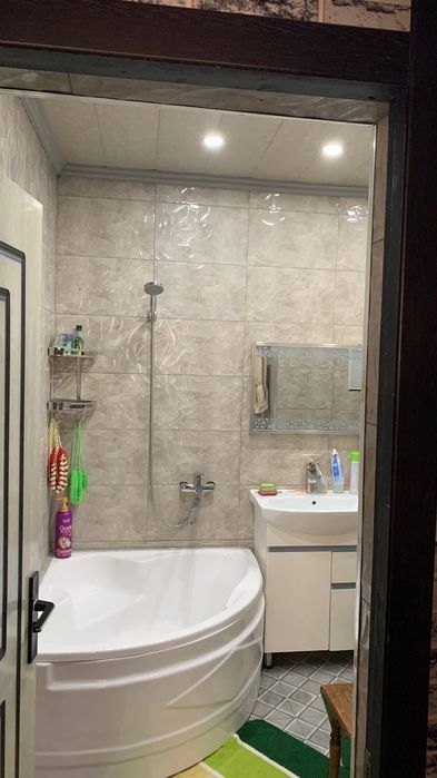 Продается квартира 3 комнатная 9 мкр 1 этаж дом кирпичный