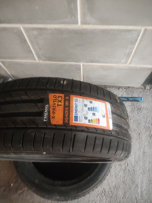 Продам шины Tracmax 245/45ZR18 100Y XL