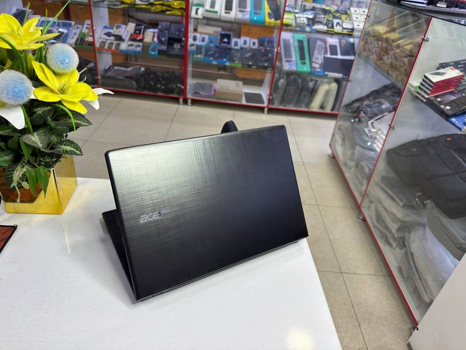 Acer i5-7200U 6GB 1TB MX130