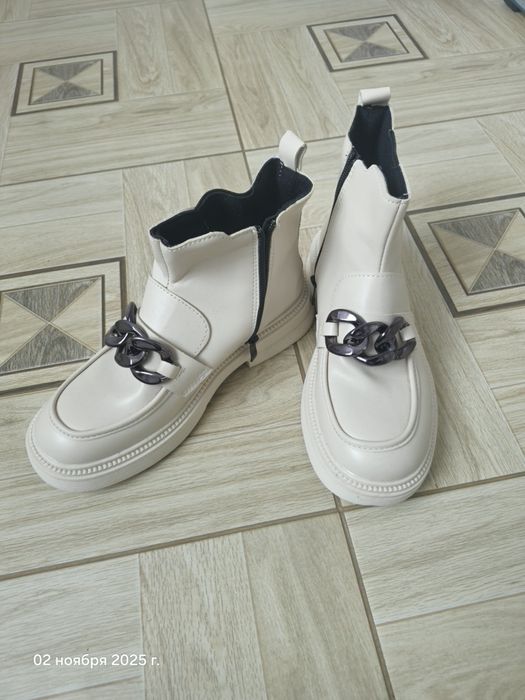 Продам женскую обувь