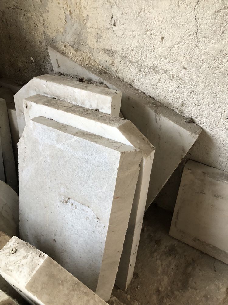Разпродажба надгробни плочи