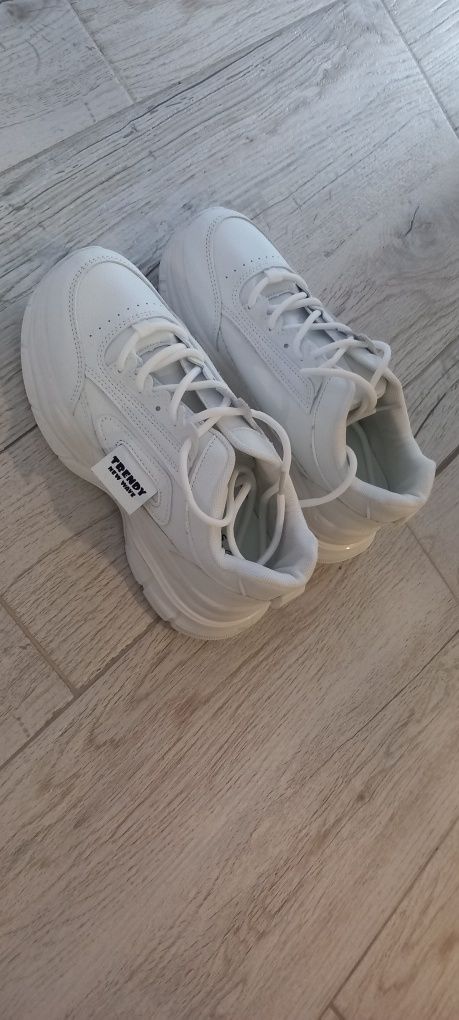 Дамски маратонки Trendy