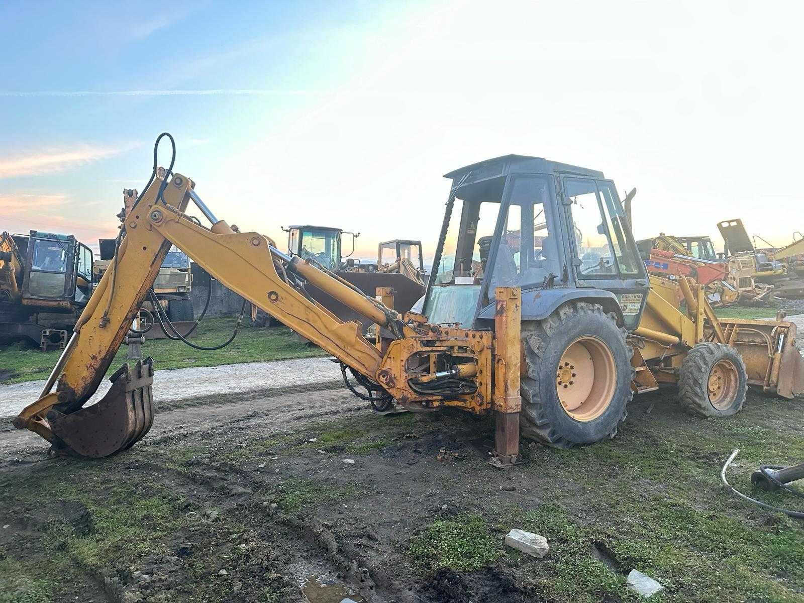 Dezmembrez buldoexcavator Case 580K