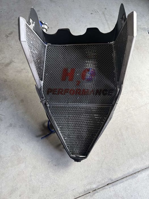 Рейсингов радиаторH2O за Ducati Panigale