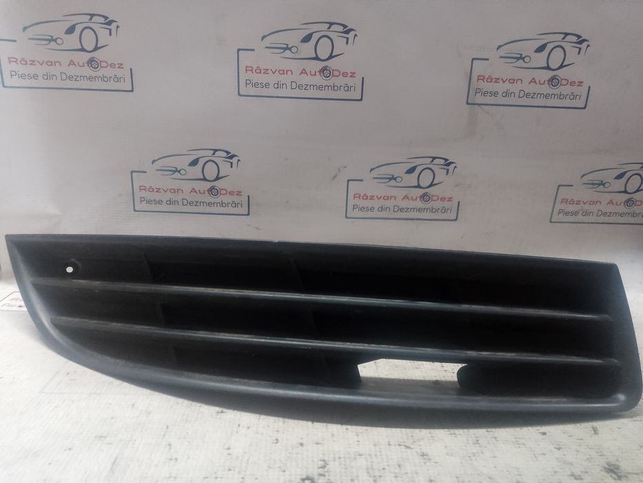 grila proiector dreapta volkswagen passat b6  2006