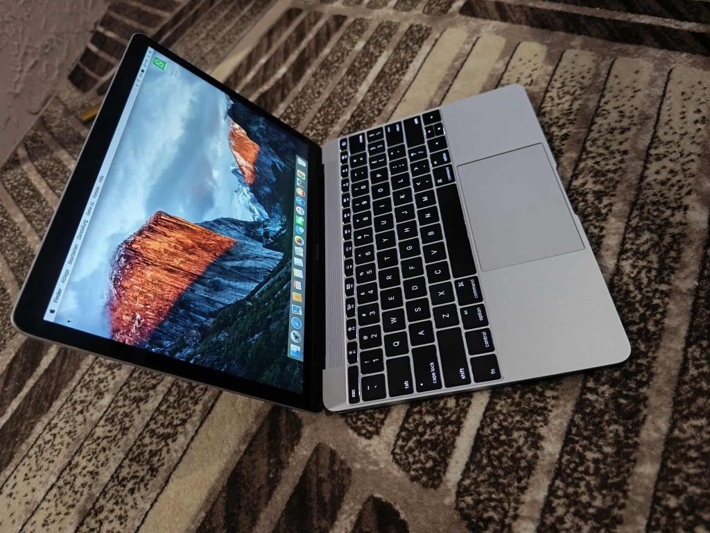 MacBook 8RAM 512G