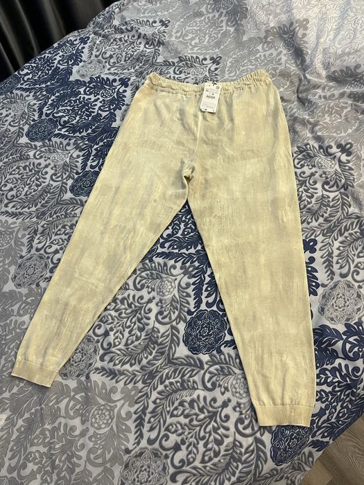 Pantaloni Zara cu model