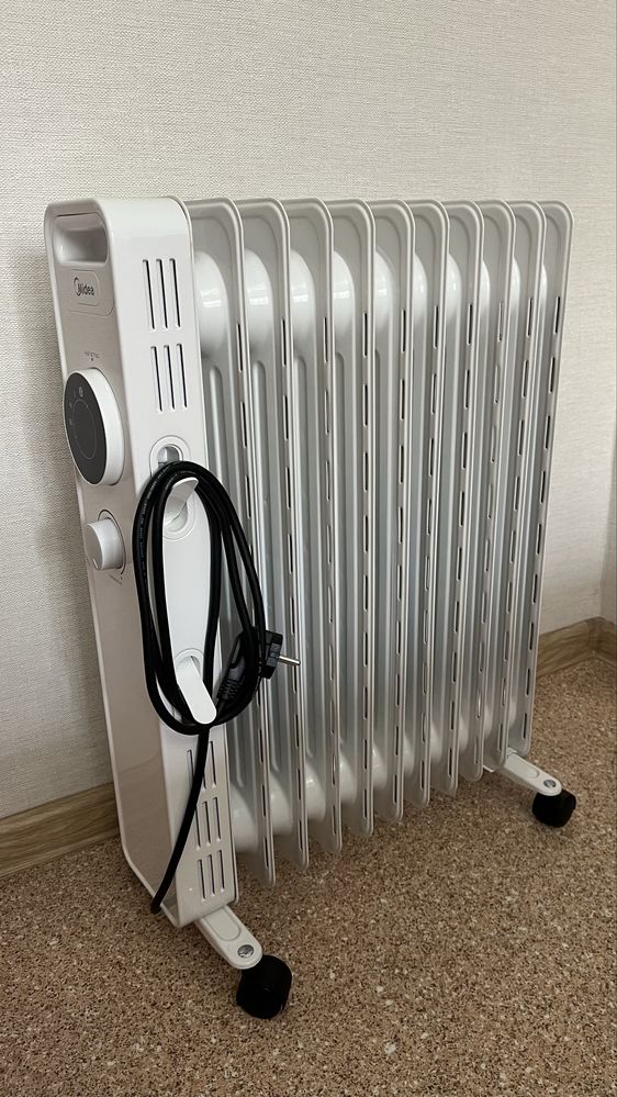 Масляный обогреватель Midea