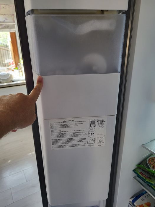 Frigider side by side beko