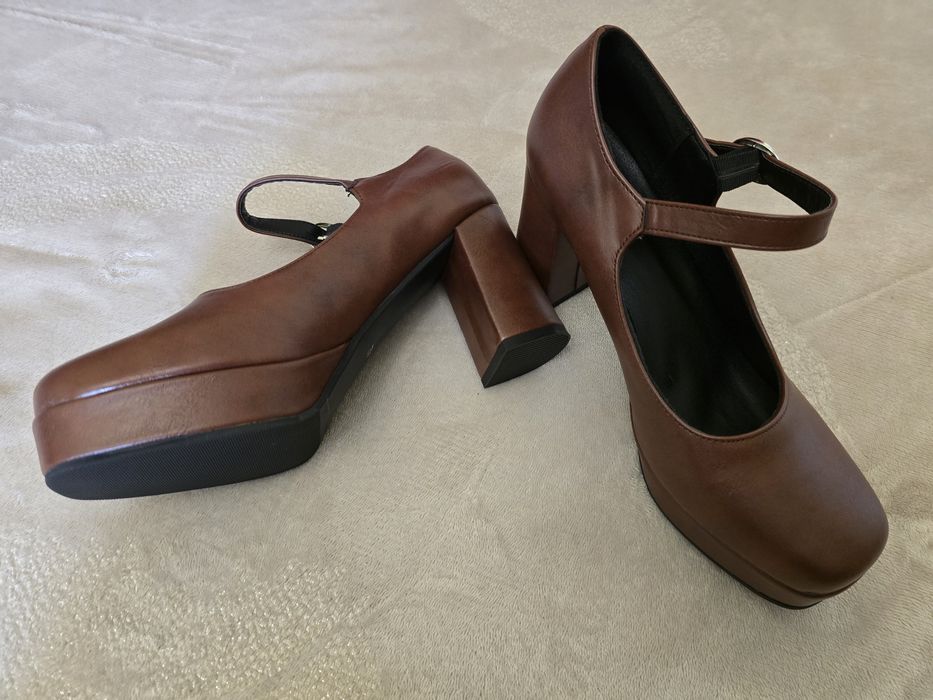 Pantofi Mary Jane maro cu toc gros