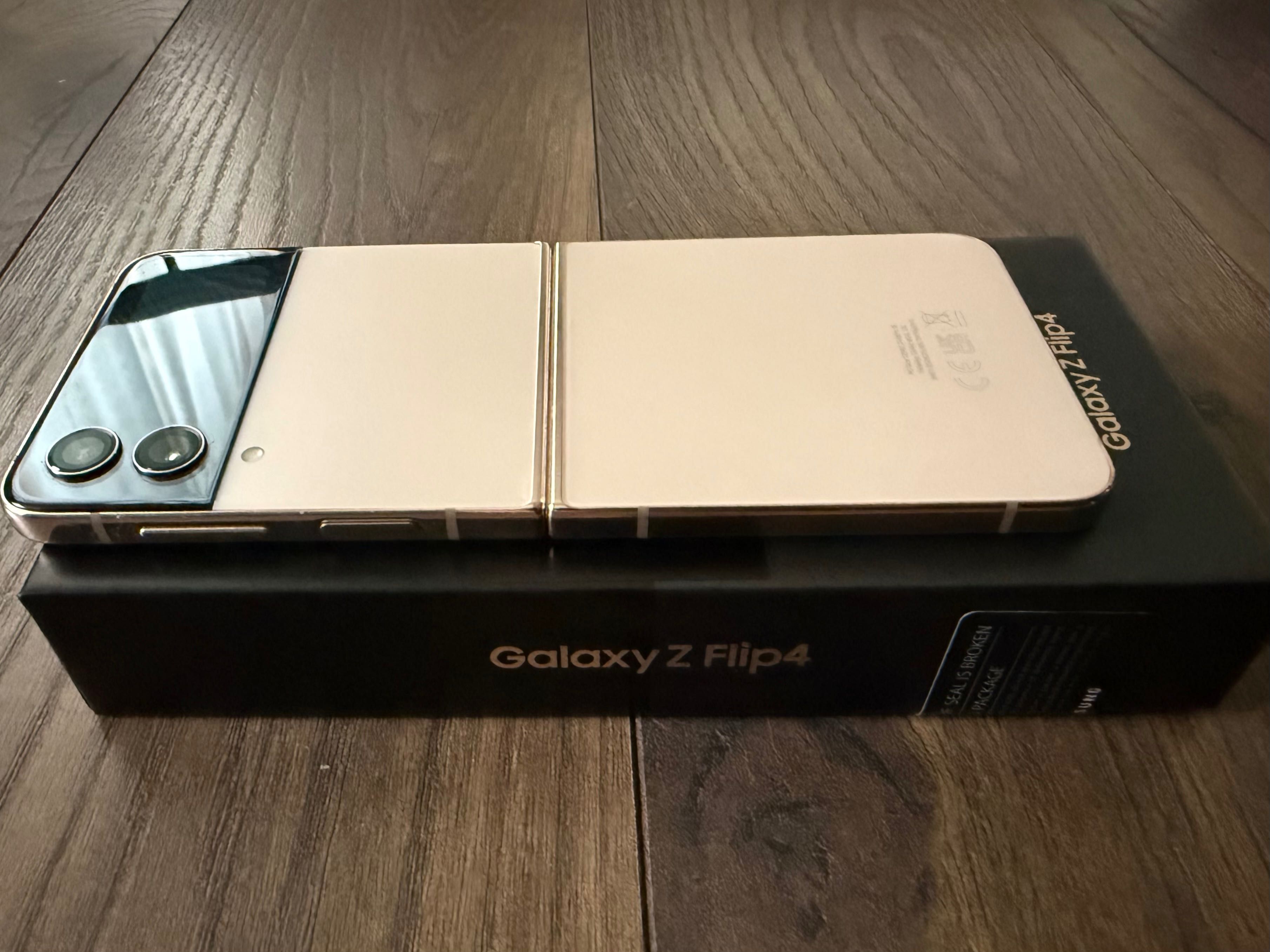 Samsung Galaxy Z Flip 4, 256GB, Pink gold